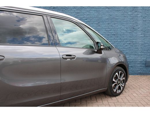 Citroën Grand C4 Spacetourer 1.2 PureTech Shine | Automaat | Navigatie | Camera | Massage | Lichtmetaal | Parkeersensoren voor... ActivLease financial lease