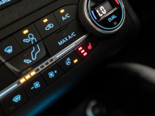 Ford Focus 1.0 EcoBoost Titanium Business Automaat (APPLE CARPLAY, GROOT NAVI, STUUR/STOELVERWARMING, ADAPTI... ActivLease financial lease