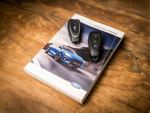 Ford Focus 1.0 EcoBoost Titanium Business Automaat (APPLE CARPLAY, GROOT NAVI, STUUR/STOELVERWARMING, ADAPTI... ActivLease financial lease
