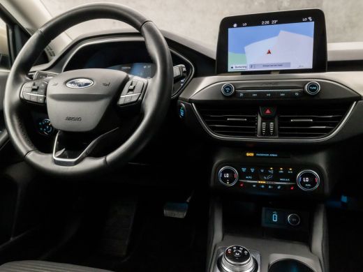 Ford Focus 1.0 EcoBoost Titanium Business Automaat (APPLE CARPLAY, GROOT NAVI, STUUR/STOELVERWARMING, ADAPTI... ActivLease financial lease