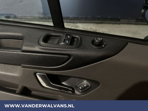 Ford Transit Custom 2.0 TDCI 131pk L1H2 Euro6 Airco | Cruiscontrol | 2500kg Trekhaak | Sidebars | LM velgen Stoelverw... ActivLease financial lease