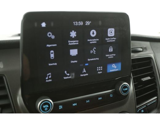 Ford Transit Custom 300 2.0 TDCI L2H1 Airco Cruise Carplay Navigatie PDC 3 Persoons Elektrpakket Trekhaak ActivLease financial lease