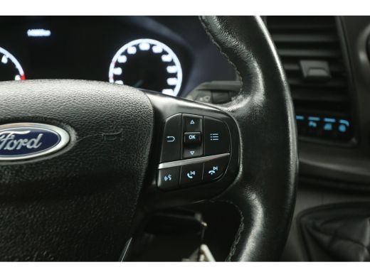 Ford Transit Custom 300 2.0 TDCI L2H1 Airco Cruise Carplay Navigatie PDC 3 Persoons Elektrpakket Trekhaak ActivLease financial lease