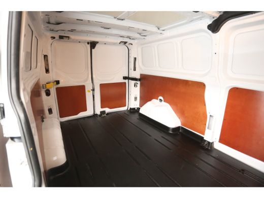 Ford Transit Custom 300 2.0 TDCI L2H1 Airco Cruise Carplay Navigatie PDC 3 Persoons Elektrpakket Trekhaak ActivLease financial lease