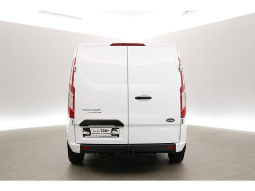 Ford Transit Custom 300 2.0 TDCI L2H1 Airco Cruise Carplay Navigatie PDC 3 Persoons Elektrpakket Trekhaak ActivLease financial lease