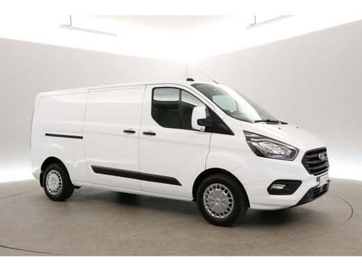 Ford Transit Custom 300 2.0 TDCI L2H1 Airco Cruise Carplay Navigatie PDC 3 Persoons Elektrpakket Trekhaak ActivLease financial lease