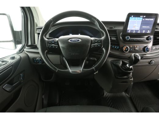 Ford Transit Custom 300 2.0 TDCI L2H1 Airco Cruise Carplay Navigatie PDC 3 Persoons Elektrpakket Trekhaak ActivLease financial lease