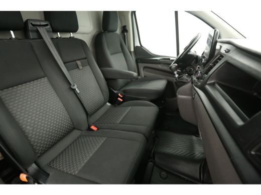Ford Transit Custom 300 2.0 TDCI L2H1 Airco Cruise Carplay Navigatie PDC 3 Persoons Elektrpakket Trekhaak ActivLease financial lease