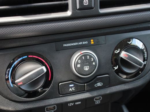 Hyundai i10 1.0 Comfort Smart | Achteruitrijcamera | Airco | Armsteun voor ActivLease financial lease