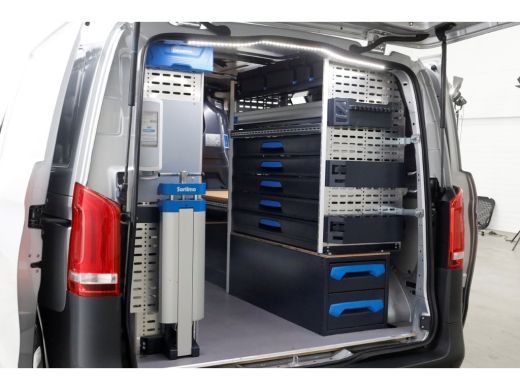 Mercedes-Benz Vito 114 CDI 136pk Compact 9G Automaat 2x Schuifdeur/LED/Camera/Inrichting 04-2022 ActivLease financial lease