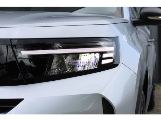 Opel Frontera 1.2 Turbo Hybrid Edition / Navigatie / Camera / LED / Draadloze Telefoonlader / Parkeersensoren /... ActivLease financial lease