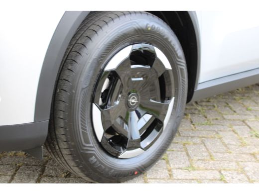 Opel Frontera 1.2 Turbo Hybrid Edition / Navigatie / Camera / LED / Draadloze Telefoonlader / Parkeersensoren /... ActivLease financial lease