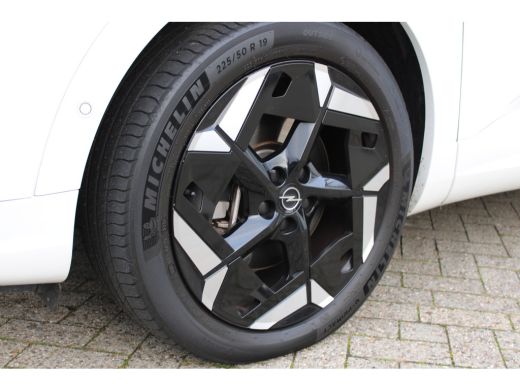 Opel Grandland 1.6 Turbo 300 pk Plug-In Hybrid 4x4 GSe / Navigatie / 360 Camera / Keyless / LEDER / Stuur -en St... ActivLease financial lease