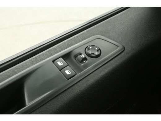 Opel Vivaro 2.0 CDTI L3H1 145PK Airco Cruise Camera Carplay 3 Persoons Navi PDC Elektrpakket ActivLease financial lease