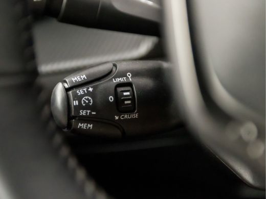 Peugeot 2008 1.2 PureTech Sport (APPLE CARPLAY, LANE ASSIST, PARKEERSENSOREN, SPORTSTOELEN, CRUISE, ELEK PAKKE... ActivLease financial lease