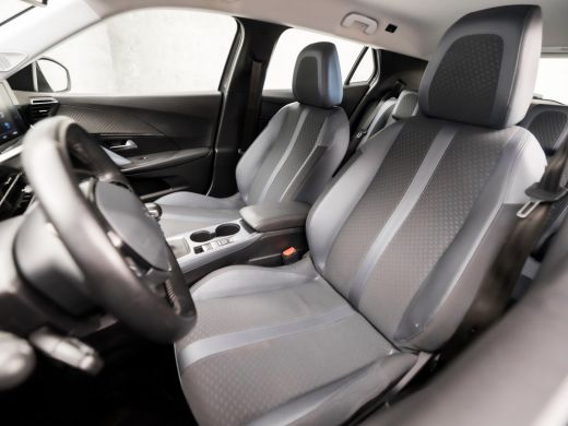 Peugeot 2008 1.2 PureTech Sport (VIRTUAL COCKPIT, APPLE CARPLAY, 360 CAMERA, LEDER, SPORTSTOELEN, CRUISE, LANE... ActivLease financial lease
