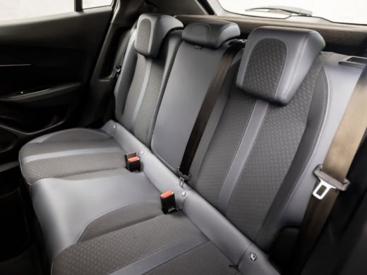 Peugeot 2008 1.2 PureTech Sport (VIRTUAL COCKPIT, APPLE CARPLAY, 360 CAMERA, LEDER, SPORTSTOELEN, CRUISE, LANE... ActivLease financial lease