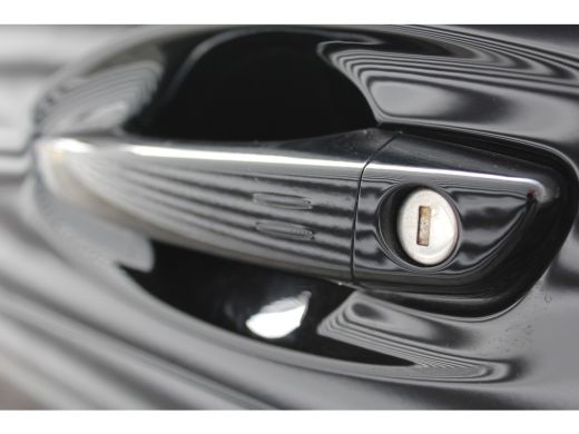 Peugeot 208 1.2 PURETECH 100PK GT PACK / NAVI / LEDER / CLIMA / PDC / 17" LMV / CAMERA / KEYLESS / ADAPT. CRU... ActivLease financial lease