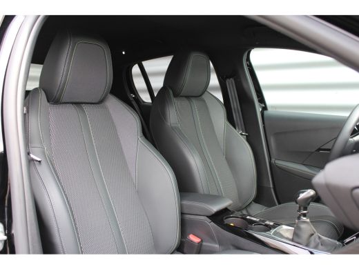 Peugeot 208 1.2 PURETECH 100PK GT PACK / NAVI / LEDER / CLIMA / PDC / 17" LMV / CAMERA / KEYLESS / ADAPT. CRU... ActivLease financial lease