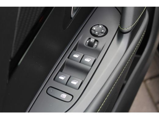 Peugeot 208 1.2 PURETECH 100PK GT PACK / NAVI / LEDER / CLIMA / PDC / 17" LMV / CAMERA / KEYLESS / ADAPT. CRU... ActivLease financial lease