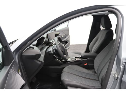 Peugeot 208 € 2500 Voorraad Voordeel | Allure 1.2 Hybrid | 16" Lichtmetalen velgen 'ELBORN' | Climate Control... ActivLease financial lease