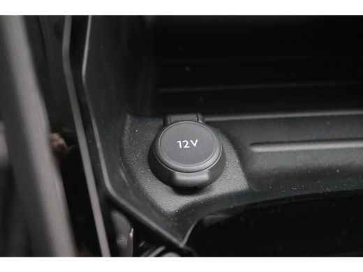 Peugeot 208 € 2500 Voorraad Voordeel | Allure 1.2 Hybrid | 16" Lichtmetalen velgen 'ELBORN' | Climate Control... ActivLease financial lease