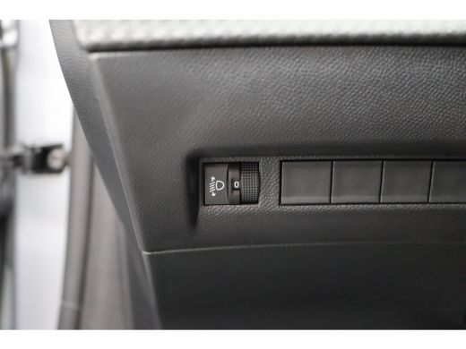 Peugeot 208 € 2500 Voorraad Voordeel | Allure 1.2 Hybrid | 16" Lichtmetalen velgen 'ELBORN' | Climate Control... ActivLease financial lease
