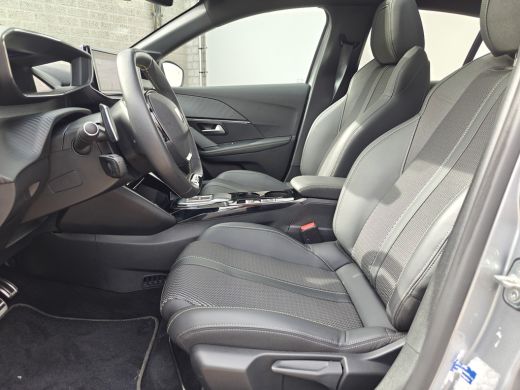 Peugeot 208 Hybrid 136 e-DCS6 GT | Achterbank in delen neerklapbaar | Achterspoiler | Achteruitrijcamera | Ac... ActivLease financial lease