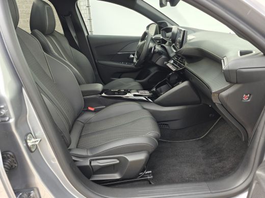 Peugeot 208 Hybrid 136 e-DCS6 GT | Achterbank in delen neerklapbaar | Achterspoiler | Achteruitrijcamera | Ac... ActivLease financial lease
