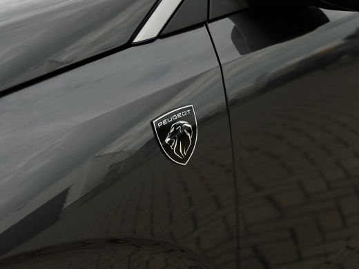 Peugeot 3008 1.2 Hybrid 136 GT Donkergrijze GT | Camera 360 graden | NAVI Fullscreen | Airco AUTO | Apple Carp... ActivLease financial lease