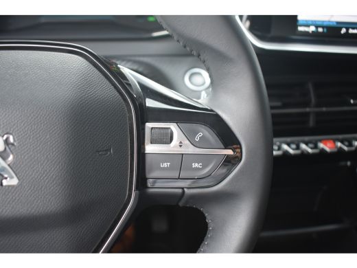 Peugeot e-2008 EV Active Pack 50 kWh 3 Fase | 3D Navigatie | Full-LED | 1e Eigenaar | Dealeronderhouden | 16"LMV... ActivLease financial lease