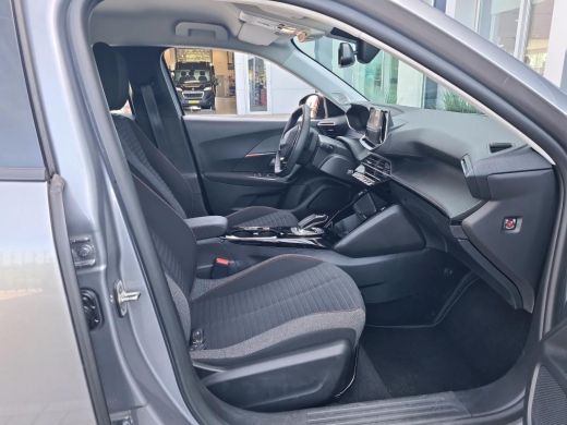 Peugeot e-2008 EV Active Pack 50 kWh 3 Fase | 3D Navigatie | Full-LED | 1e Eigenaar | Dealeronderhouden | 16"LMV... ActivLease financial lease