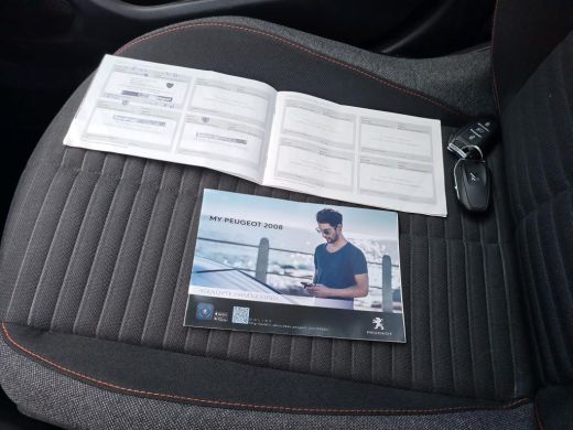 Peugeot e-2008 EV Active Pack 50 kWh 3 Fase | 3D Navigatie | Full-LED | 1e Eigenaar | Dealeronderhouden | 16"LMV... ActivLease financial lease