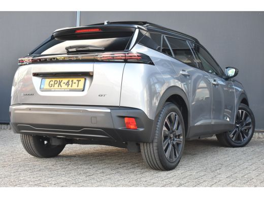 Peugeot e-2008 EV GT 54 kWh 156pk | Schuif-/Kanteldak | Adaptive Cruise | Warmtepomp | Dodehoek-Detectie | Achte... ActivLease financial lease
