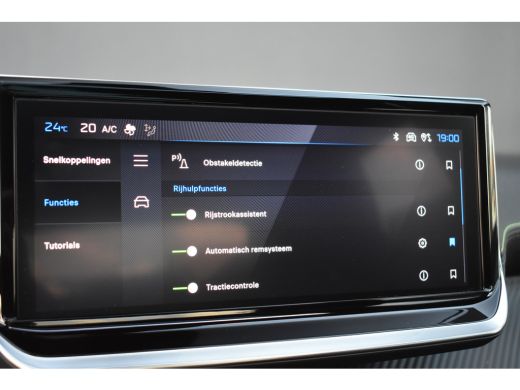 Peugeot e-2008 EV GT 54 kWh 156pk | Schuif-/Kanteldak | Adaptive Cruise | Warmtepomp | Dodehoek-Detectie | Achte... ActivLease financial lease