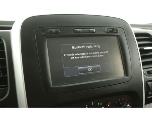 Renault Trafic 1.6 dCi T29 L1H1 Airco Cruise Navigatie 3 Persoons Parkeersensoren Elektrpakket Trekhaak ActivLease financial lease