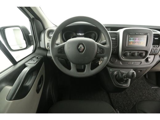 Renault Trafic 1.6 dCi T29 L1H1 Airco Cruise Navigatie PDC 3 Persoons Elektrpakket Schuifdeur ActivLease financial lease