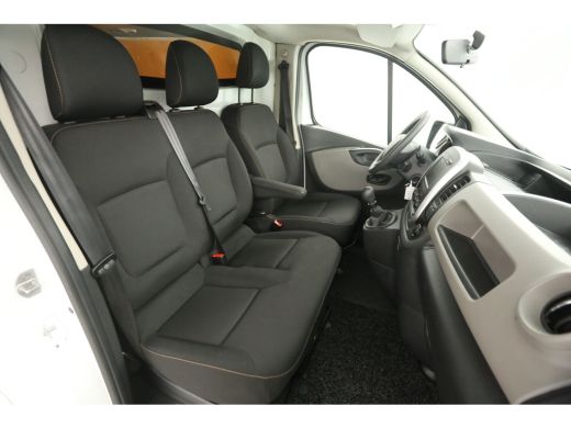 Renault Trafic 1.6 dCi T29 L1H1 Airco Cruise Navigatie PDC 3 Persoons Elektrpakket Schuifdeur ActivLease financial lease