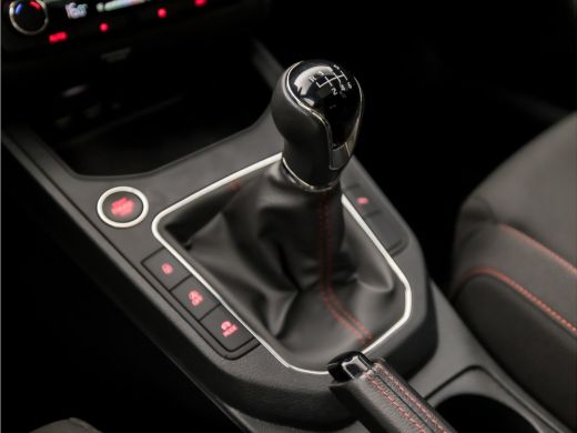 Seat Ibiza 1.0 TSI FR Business Intense (SCHUIFDAK, VIRTUAL COCKPIT, APPLE CARPLAY, GROOT NAVI, CAMERA, SPORT... ActivLease financial lease