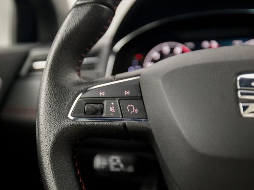 Seat Ibiza 1.0 TSI FR Business Intense (SCHUIFDAK, VIRTUAL COCKPIT, APPLE CARPLAY, GROOT NAVI, CAMERA, SPORT... ActivLease financial lease