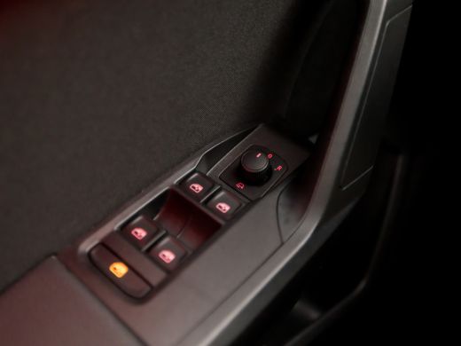 Seat Ibiza 1.0 TSI FR Business Intense (SCHUIFDAK, VIRTUAL COCKPIT, APPLE CARPLAY, GROOT NAVI, CAMERA, SPORT... ActivLease financial lease