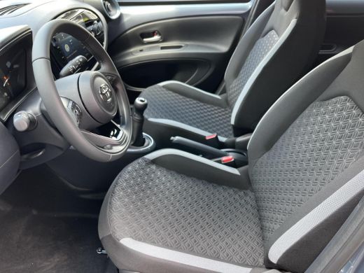 Toyota Aygo 1.0 VVT-i MT Pulse |  Celestite Grey met zwart dak | Nieuw uit voorraad leverbaar | ActivLease financial lease