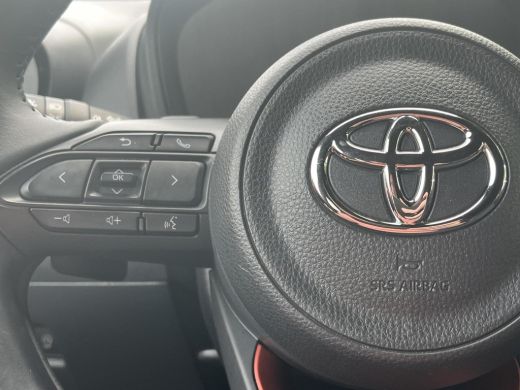 Toyota Aygo 1.0 VVT-i S-CVT Envy | Parkeersensoren | Stoelverwarming | Keyless entry | Navigatie | ActivLease financial lease