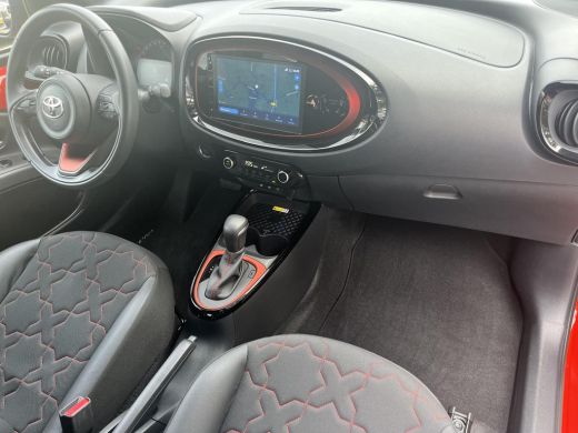 Toyota Aygo 1.0 VVT-i S-CVT Envy | Parkeersensoren | Stoelverwarming | Keyless entry | Navigatie | ActivLease financial lease