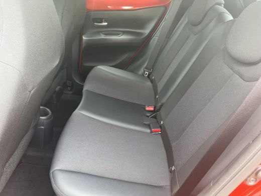 Toyota Aygo 1.0 VVT-i S-CVT Envy | Parkeersensoren | Stoelverwarming | Keyless entry | Navigatie | ActivLease financial lease