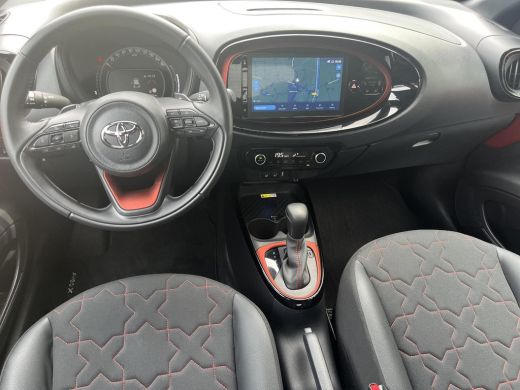 Toyota Aygo 1.0 VVT-i S-CVT Envy | Parkeersensoren | Stoelverwarming | Keyless entry | Navigatie | ActivLease financial lease