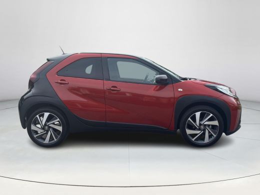 Toyota Aygo 1.0 VVT-i S-CVT Envy | Parkeersensoren | Stoelverwarming | Keyless entry | Navigatie | ActivLease financial lease