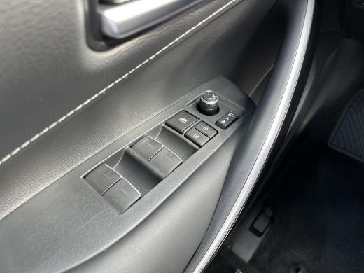 Toyota Corolla Touring Sports 1.8 Hybrid Dynamic | Navigatie | Apple CarPlay/Android auto | Achteruitrijcamera | Stoelverwarmin... ActivLease financial lease