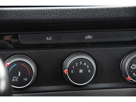 Volkswagen Crafter 35 2.0 TDI L4H3 Automaat *Leer*Navigatie*Trekhaak* ActivLease financial lease