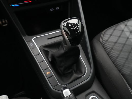 Volkswagen Polo 1.0 TSI 95pk R-Line Navi via App Pdc Clima Acc 180 ActivLease financial lease